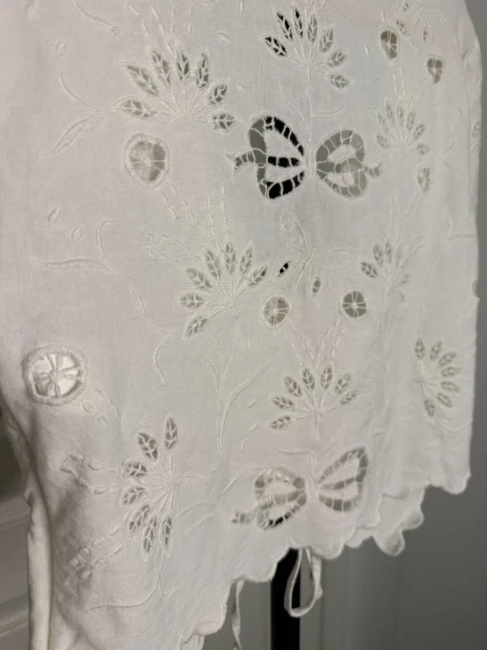 MOTHER The Social Butterfly Eyelet Crop Top- S- Bright White MSRP MSRP $218 - Picture 9 of 13